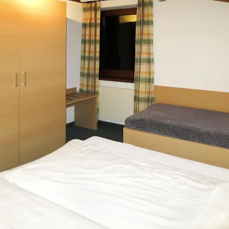 Christoph-2 By Interhome Daire