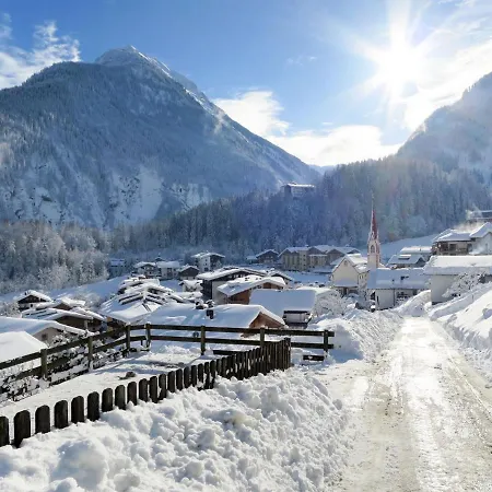 Christoph-2 By Interhome * Finkenberg